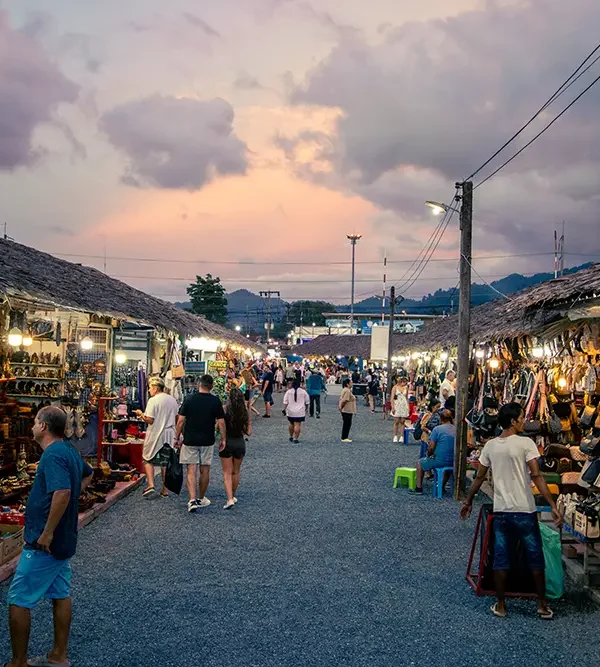 Découvrez le Marché Nocturne de Bang Niang à Khao Lak !